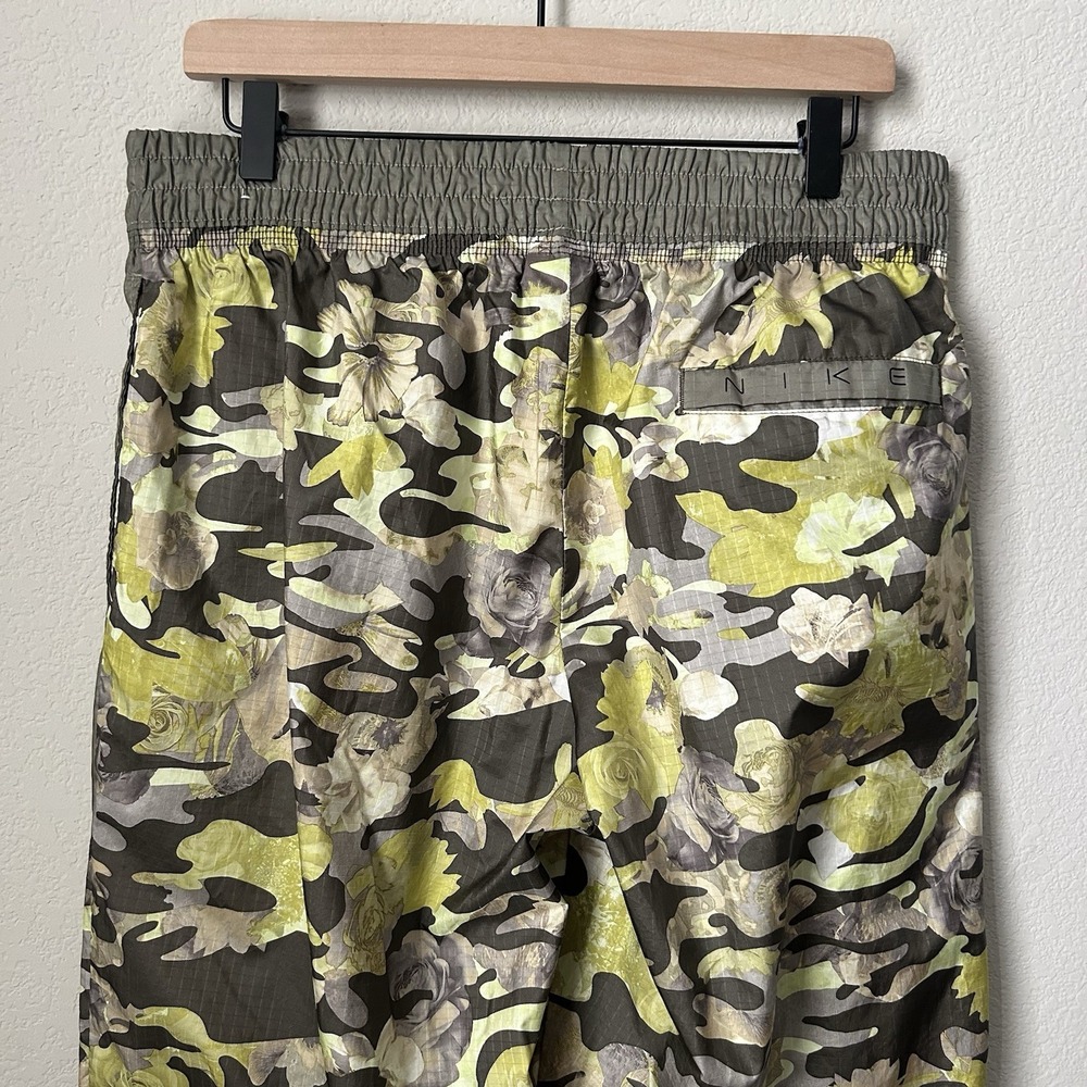 Nike Womens Floral Camo Ripstop Joggers Easy Woven Pants Size L Olive - Picture 8 of 10